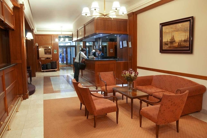 Imagen de los interiores del Hotel Regis Orho. Foto 18