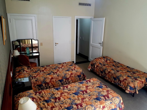 Imagen de la habitación del Hotel Regis Orho. Foto 14