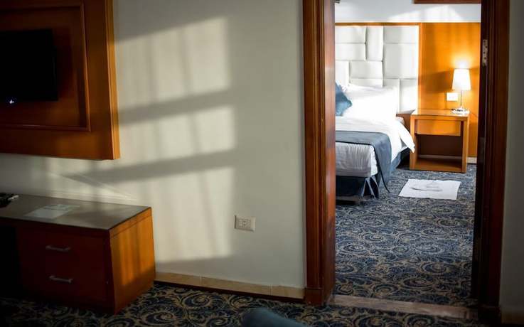 Imagen de la habitación del Hotel Rehana Plaza. Foto 15