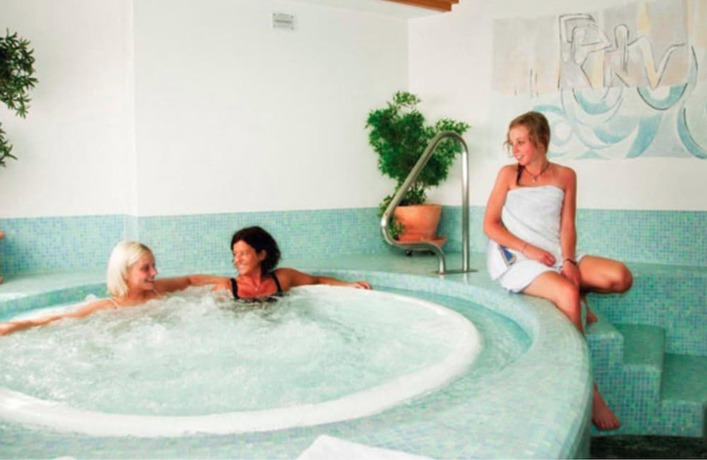 Imagen de la piscina del Hotel Reichegger. Foto 20