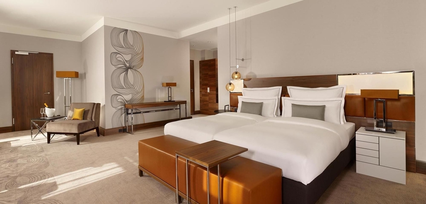 Imagen de la habitación del Hotel Reichshof Hamburg. Foto 9