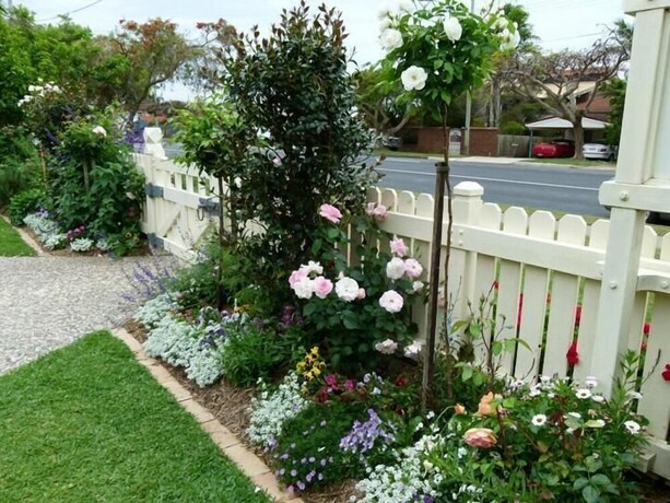 Imagen de los exteriores del Hotel Reid's Place. Foto 36