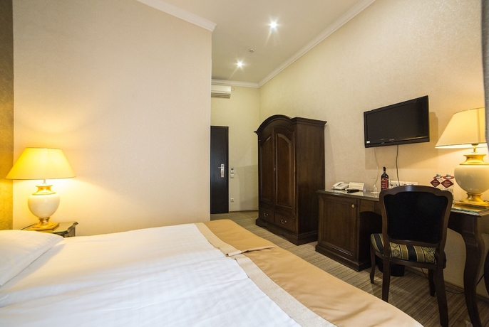 Imagen de la habitación del Hotel Reikartz Medievale. Foto 7