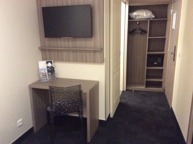 Imagen de la habitación del Hotel Reims. Foto 5