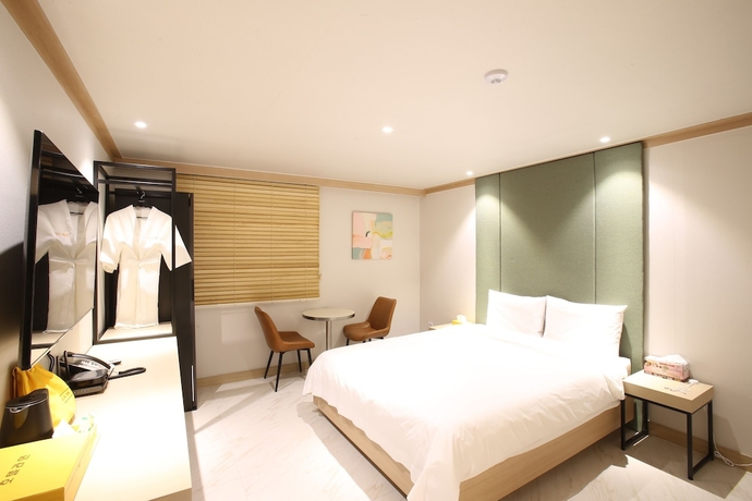 Imagen de la habitación del Hotel Rein. Foto 9