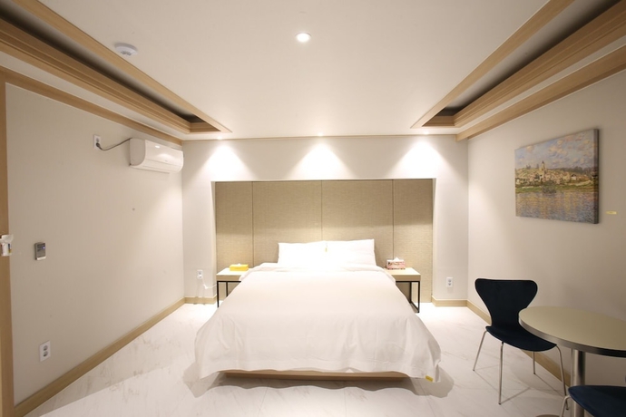 Imagen de la habitación del Hotel Rein. Foto 11