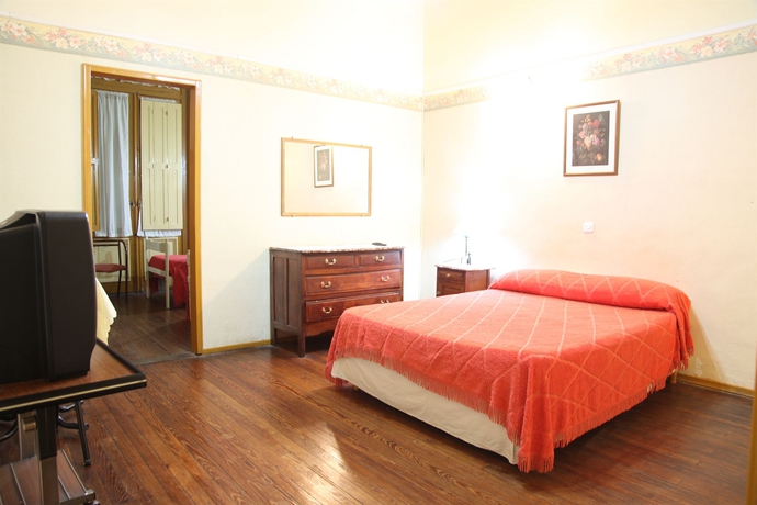 Imagen de la habitación del Hotel Reina, Buenos Aires. Foto 6