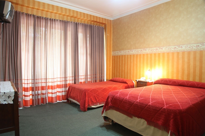 Imagen de la habitación del Hotel Reina, Buenos Aires. Foto 7