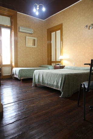 Imagen de la habitación del Hotel Reina, Buenos Aires. Foto 9