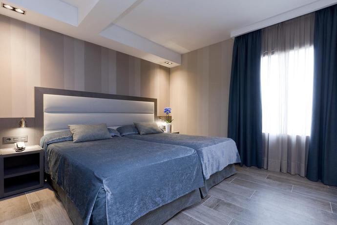 Imagen de la habitación del Hotel Reina Cristina, Teruel. Foto 5