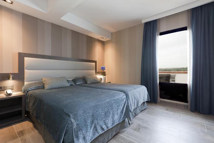 Imagen de la habitación del Hotel Reina Cristina, Teruel. Foto 7