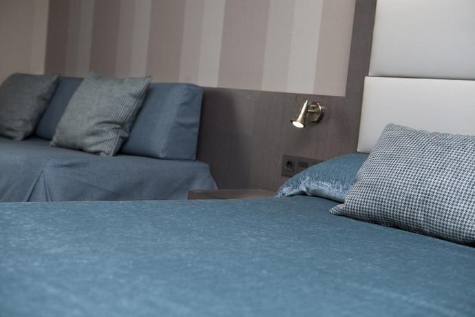 Imagen de la habitación del Hotel Reina Cristina, Teruel. Foto 9