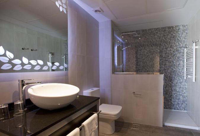 Imagen de la habitación del Hotel Reina Cristina, Teruel. Foto 11