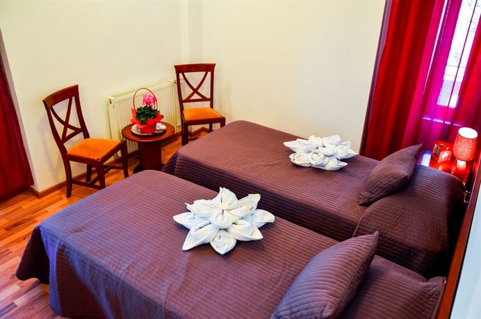 Imagen de la habitación del Hotel Reina. Foto 13