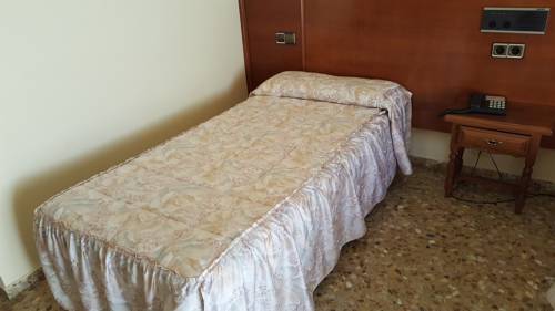 Imagen de la habitación del Hotel Reina Isabel, Lleida. Foto 1