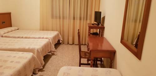 Imagen de la habitación del Hotel Reina Isabel, Lleida. Foto 5