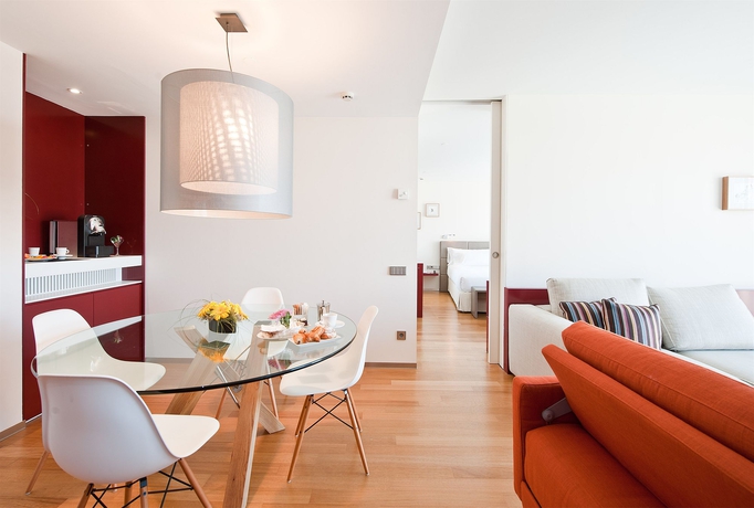 Imagen de la habitación del Hotel Reina Petronila. Foto 3