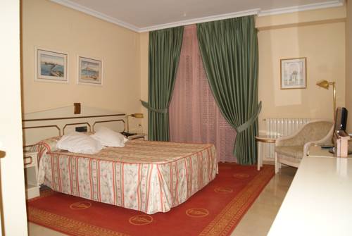 Imagen de la habitación del Hotel Reina Victoria. Foto 2