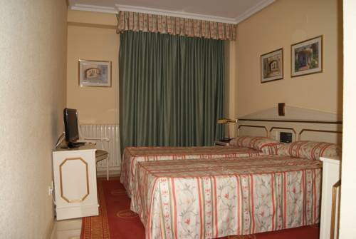 Imagen de la habitación del Hotel Reina Victoria. Foto 5