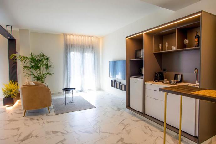 Imagen de la habitación del Hotel Reina Victoria La Plaza. Foto 4