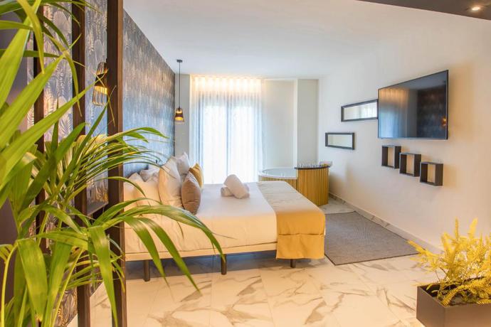 Imagen de la habitación del Hotel Reina Victoria La Plaza. Foto 6