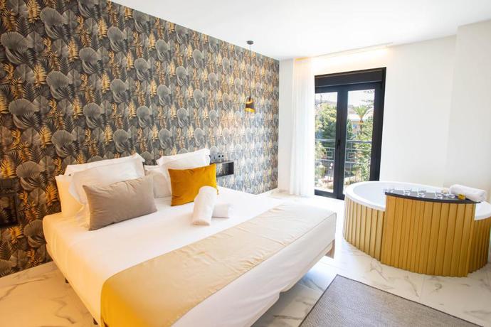 Imagen de la habitación del Hotel Reina Victoria La Plaza. Foto 7