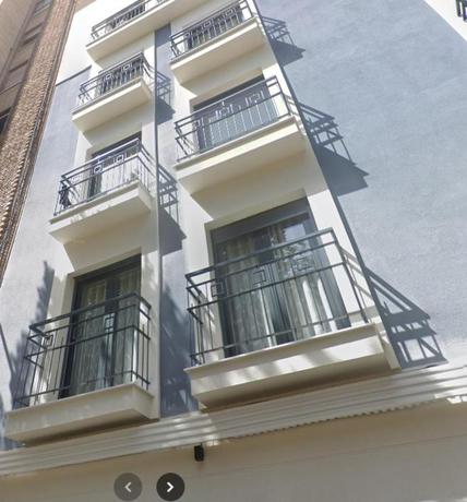 Imagen de los exteriores del Hotel Reina Victoria La Plaza. Foto 15