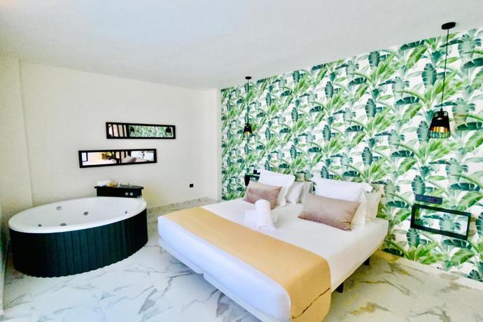Imagen de la habitación del Hotel Reina Victoria La Plaza. Foto 9