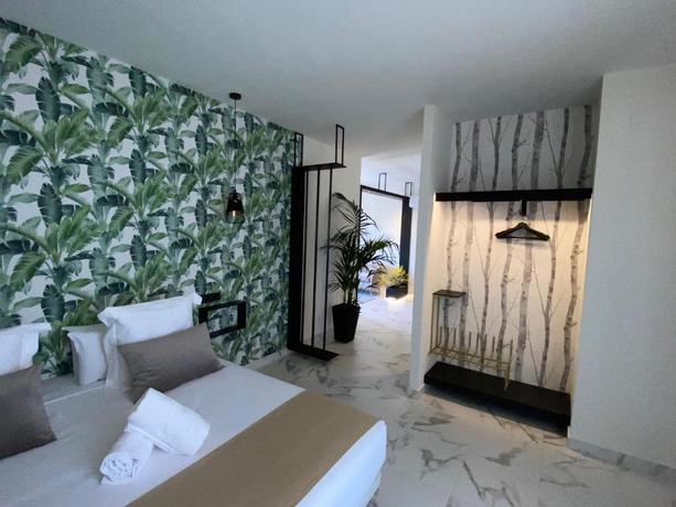 Imagen de la habitación del Hotel Reina Victoria La Plaza. Foto 11