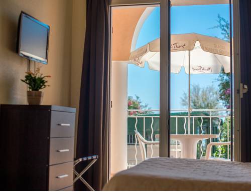 Imagen de la habitación del Hotel Reine D'azur. Foto 5