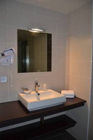Imagen de la habitación del Hotel Reine Mathilde. Foto 6
