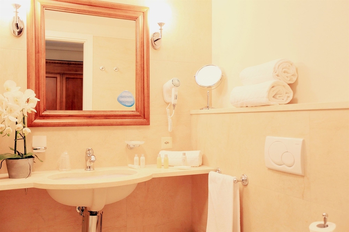 Imagen de la habitación del Hotel Reine Victoria. Foto 5