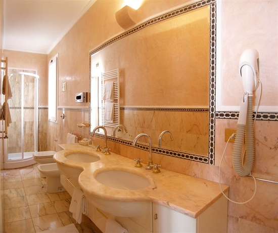 Imagen de la habitación del Hotel Relais Alberti. Foto 3