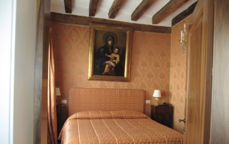 Imagen de la habitación del Hotel Relais Alberti. Foto 4