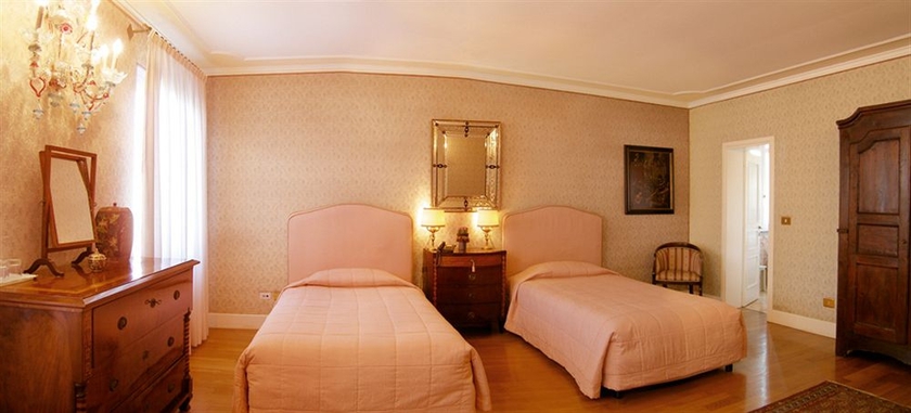 Imagen de la habitación del Hotel Relais Alberti. Foto 5