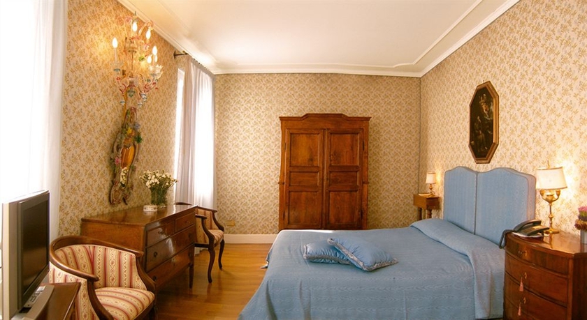Imagen de la habitación del Hotel Relais Alberti. Foto 7