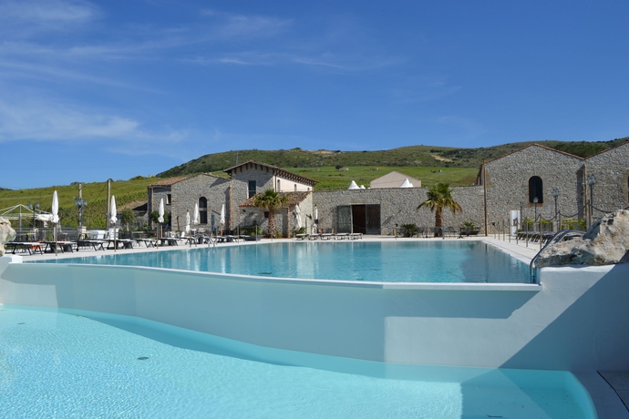 Imagen de la piscina del Hotel Relais Angimb&egrave;. Foto 8