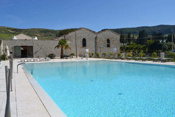 Imagen de la piscina del Hotel Relais Angimb&egrave;. Foto 13