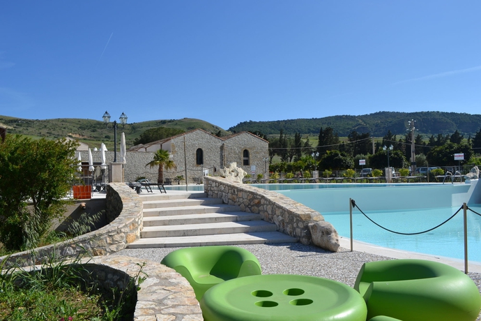 Imagen de la piscina del Hotel Relais Angimb&egrave;. Foto 15