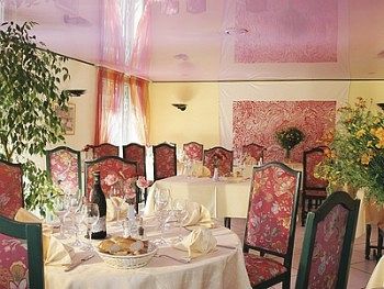 Imagen del bar/restaurante del Hotel Relais Benelux Bale. Foto 3