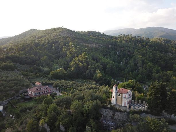 Imagen de los exteriores del Hotel Relais Borgofasceo. Foto 17