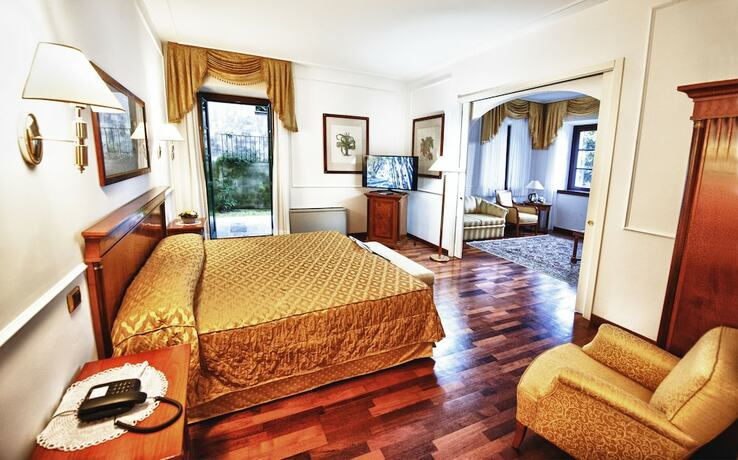 Imagen general del Hotel Relais Casali Della Cisterna. Foto 2