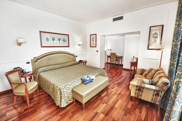 Imagen general del Hotel Relais Casali Della Cisterna. Foto 3