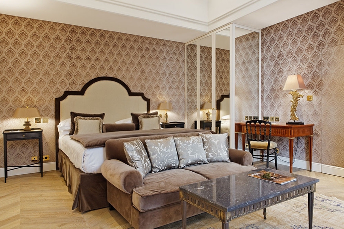 Imagen de la habitación del Hotel Relais Christine. Foto 12