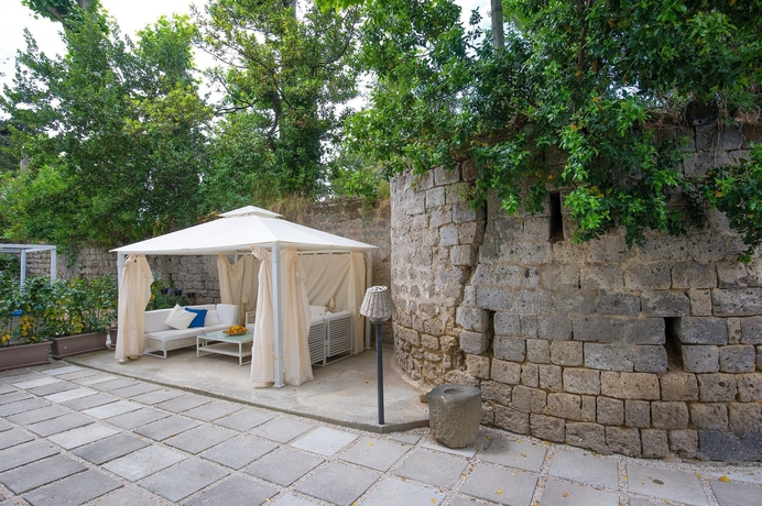 Imagen de los exteriores del Hotel Relais Correale Rooms and Garden. Foto 15