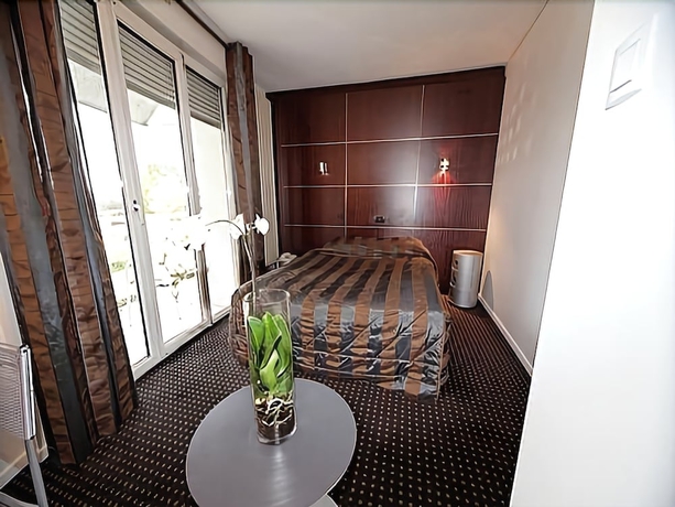 Imagen de la habitación del Hotel Relais De Vincey. Foto 7