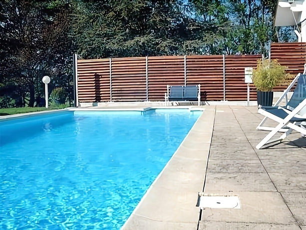 Imagen de la piscina del Hotel Relais De Vincey. Foto 19