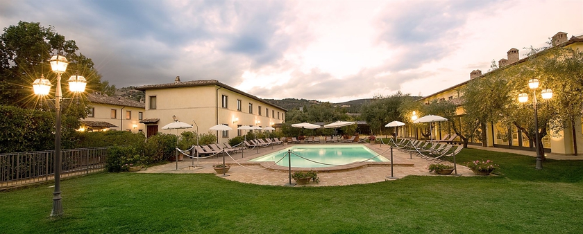 Imagen de la piscina del Hotel Relais Dell'olmo. Foto 15