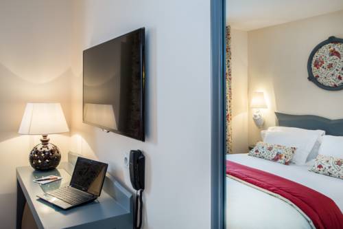 Imagen de la habitación del Hotel Relais Des Trois Ch&acirc;teaux. Foto 4