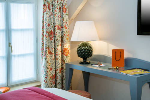 Imagen de la habitación del Hotel Relais Des Trois Ch&acirc;teaux. Foto 11